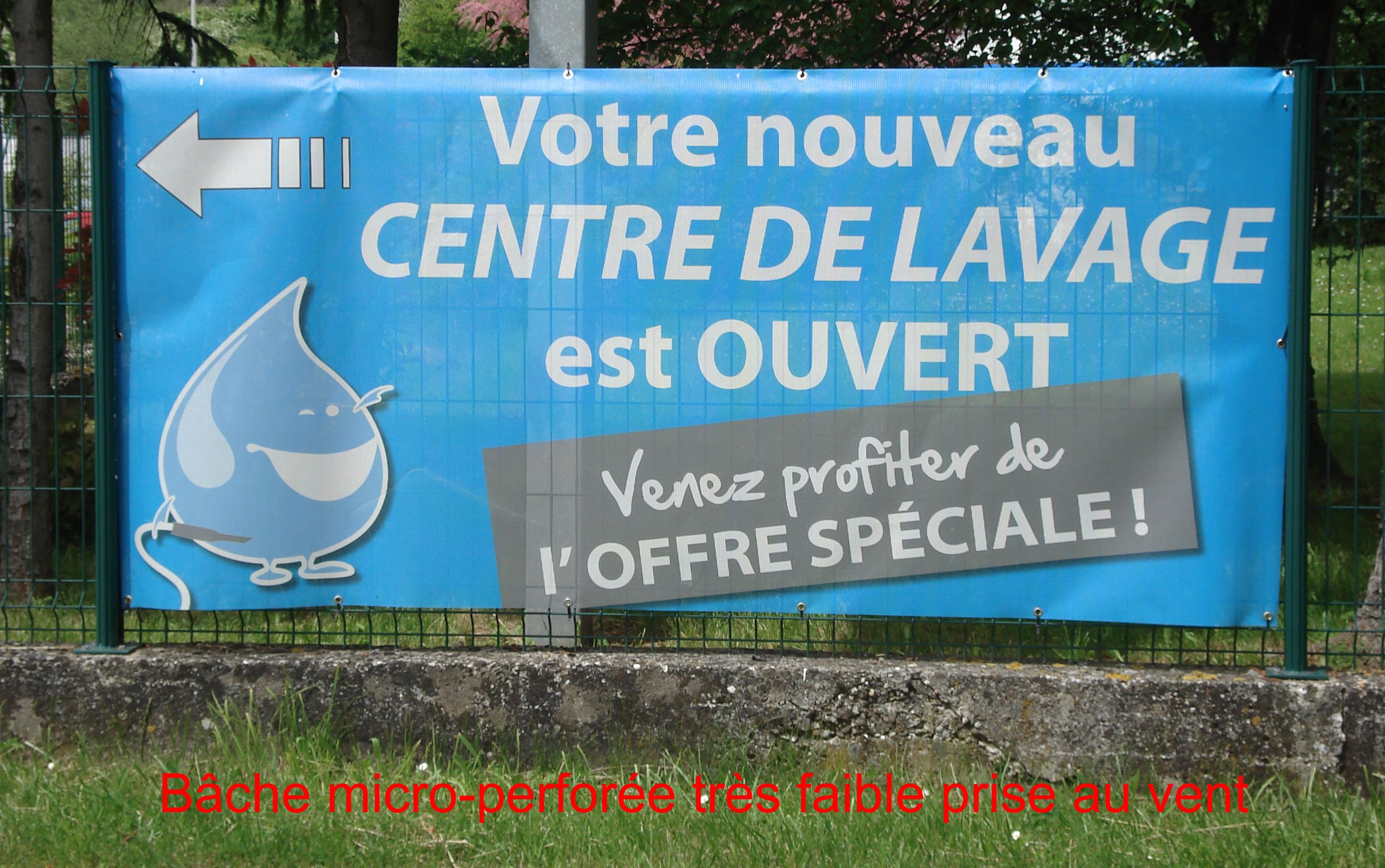 BÃ¢che micro-perforÃ©e trÃ¨s faible prise au vent